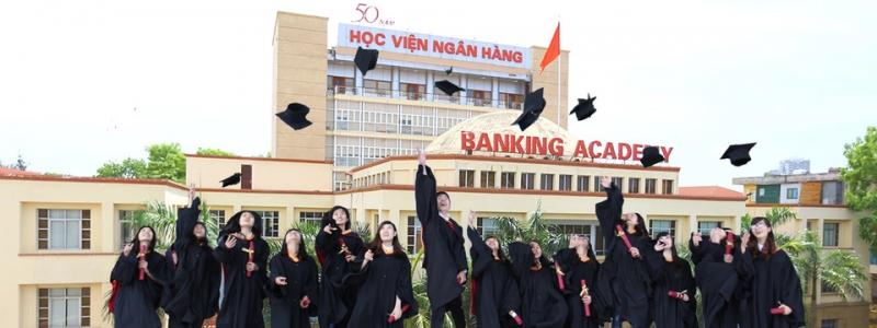 Học viện Ngân hàng nằm trên đường Chùa Bộc