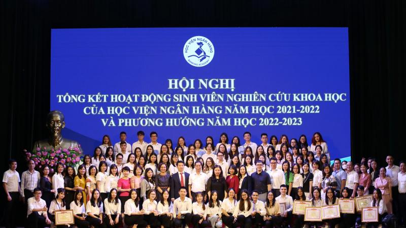Học viện ngân hàng