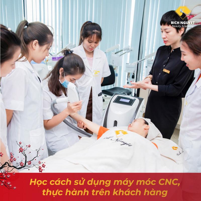 Học viện thẩm mỹ Bích Nguyệt