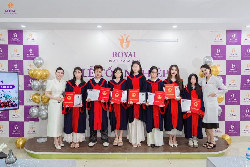 Học Viện Thẩm Mỹ Royal