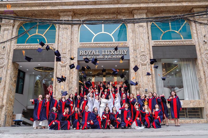 Học Viện Thẩm Mỹ Royal