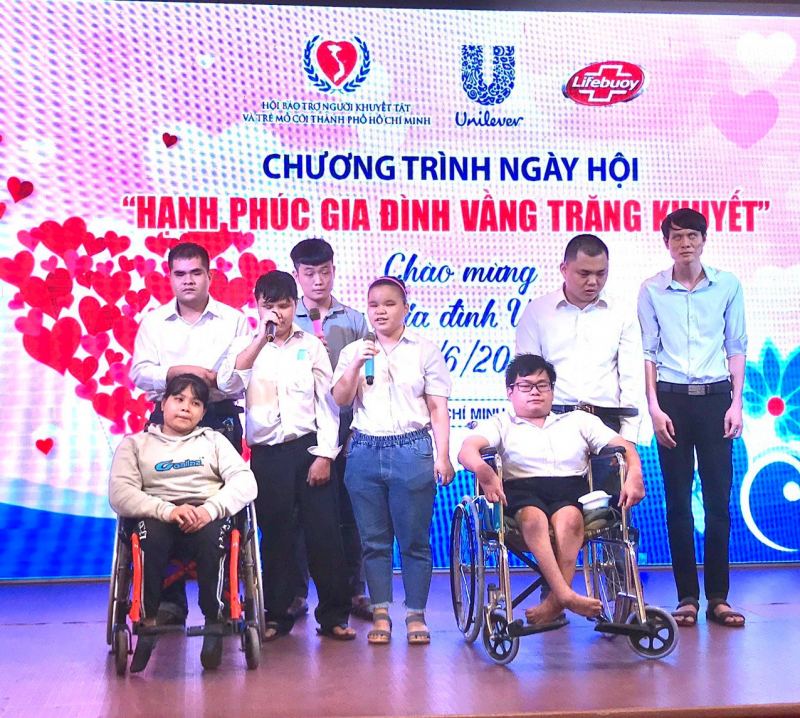 Hội Bảo trợ người khuyết tật và trẻ mồ côi TP Hồ Chí Minh tổ chức chương trình Ngày hội “Hạnh phúc gia đình vầng trăng khuyết”, tôn vinh 50 gia đình người khuyết tật tiêu biểu nhân Ngày Gia đình Việt Nam 28/6