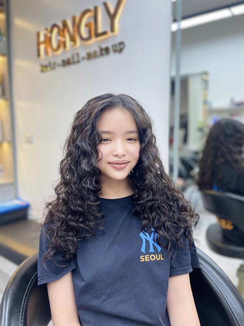 Hồng Lý Hair Salon