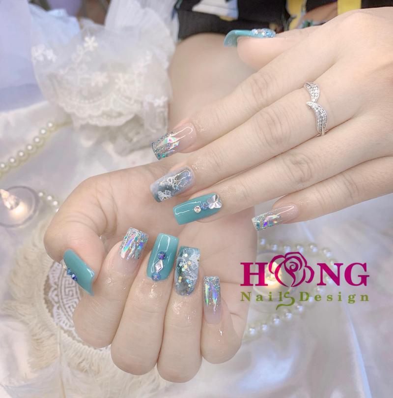 Mẫu nail sang trọng đang được ưa chuộng tại Hồng Nails