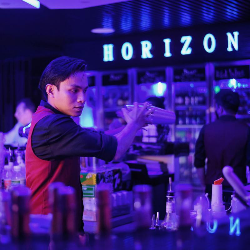 Horizon Bar