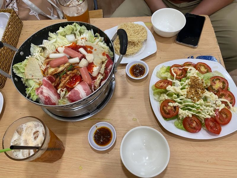 Hot pot lẩu kim chi bò mỹ