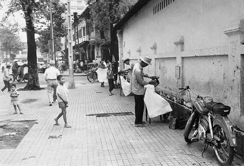 Hớt tóc ngày tất niên