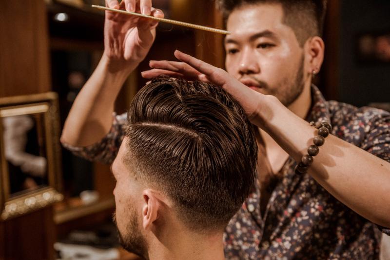 TOP 10 tiệm cắt tóc nam đẹp tại TPHCM mà cánh mày râu không nên bỏ qua -  BlogAnChoi