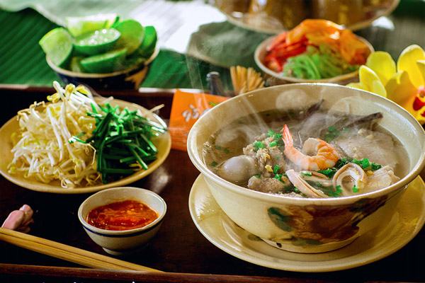 Nam Vang noodle soup attracts diners