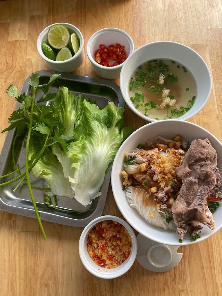 Hủ Tiếu Nam Vang Bà Kèn