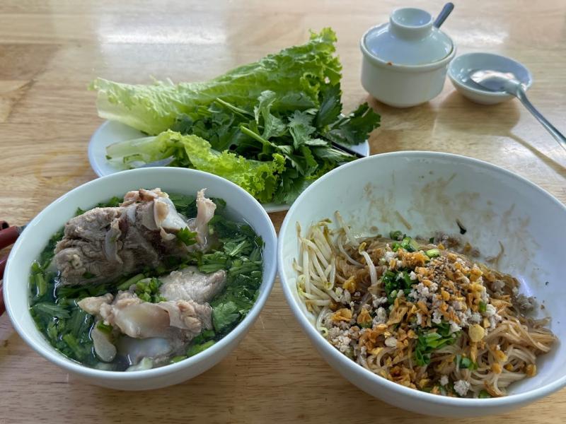 Hủ Tiếu Nam Vang Thảo Quán