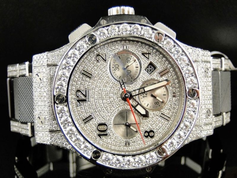 Hublot Diamond được trạm khắc bằng những viên kim cương lấp lánh