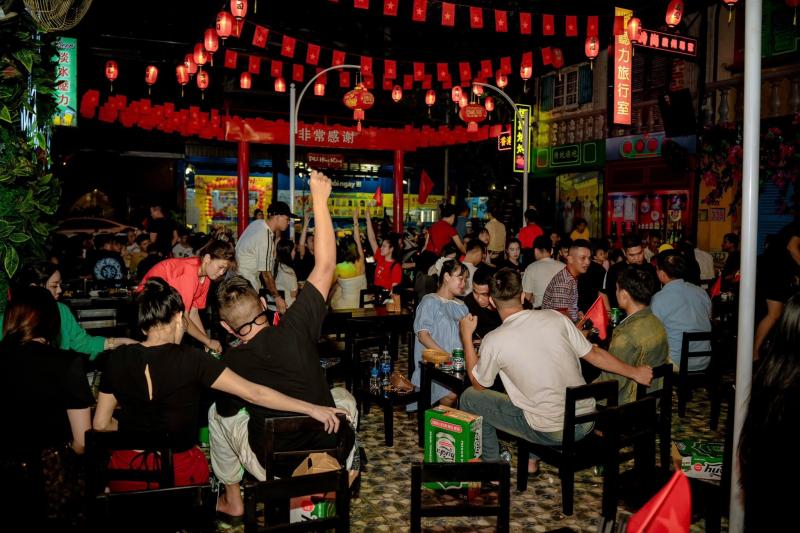 HUẾ ơi. Nhậu mô hè