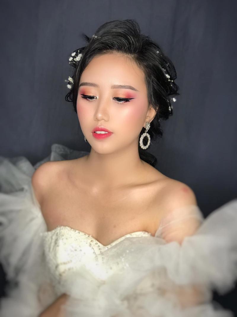 Huelinh Huynh makeup