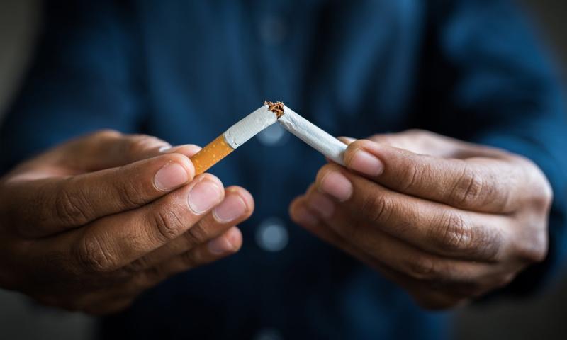 Hút thuốc lá cũng gây nhiều nguy hại cho hệ tiêu hóa của bạn, đặc biệt là dạ dày
