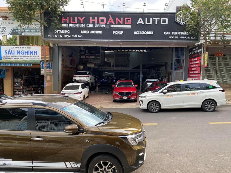 Huy Hoàng Auto - Premium Car Service