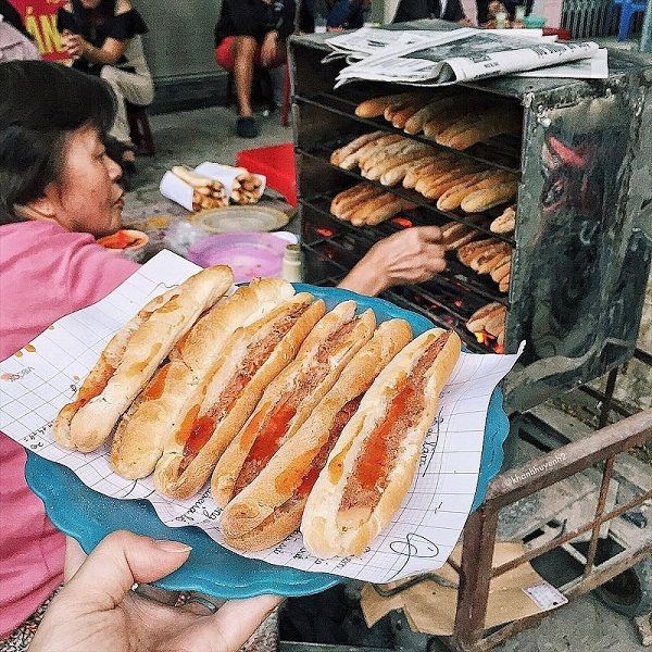 Huyền - Bánh Mì Cay, Chè Thái & Sữa Đậu Nành