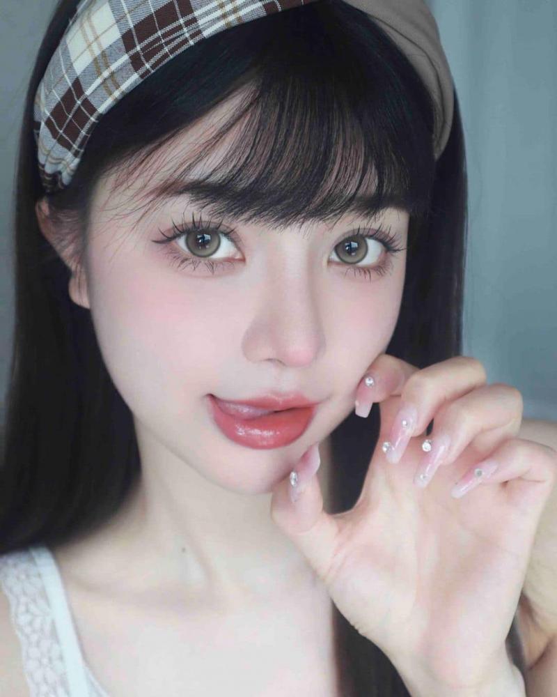 Huyền Contact Lens