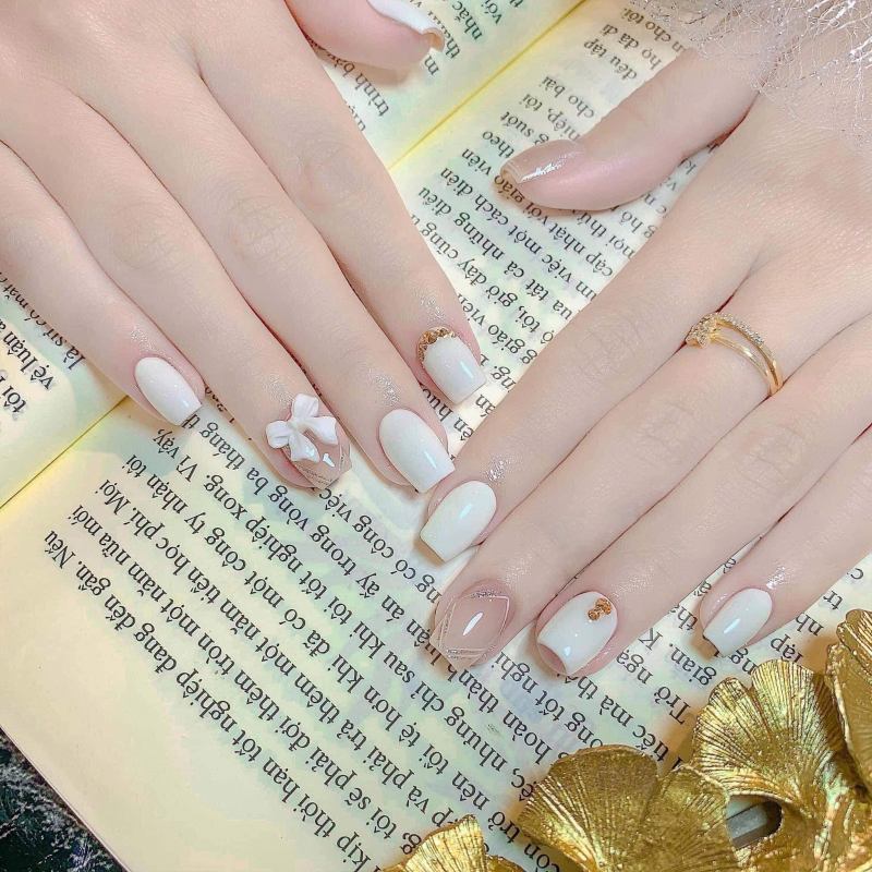 Huyền Nail mi