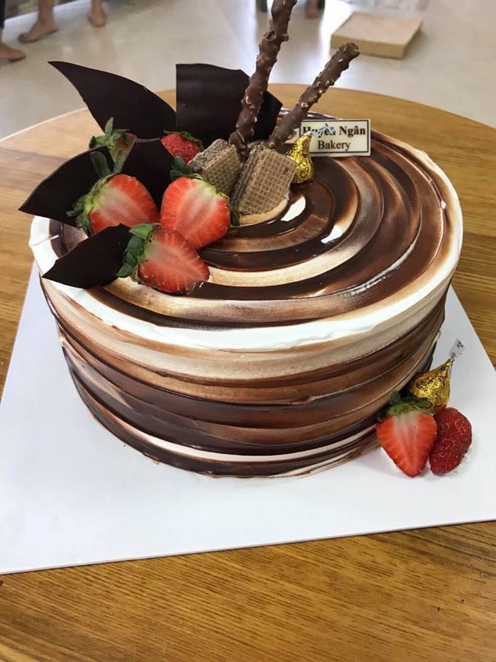 Bánh sinh nhật của Huyền Ngân Bakery rất đẹp mắt và thơm ngon