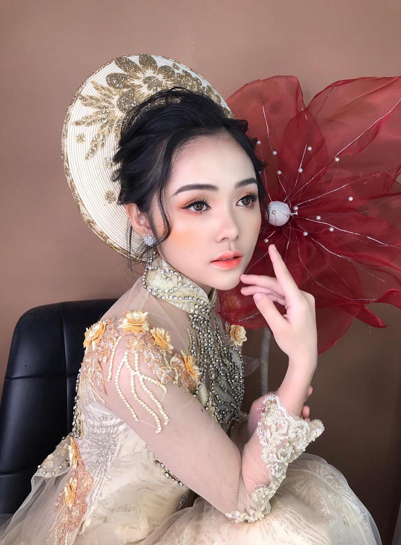 Duyên Đào Make Up