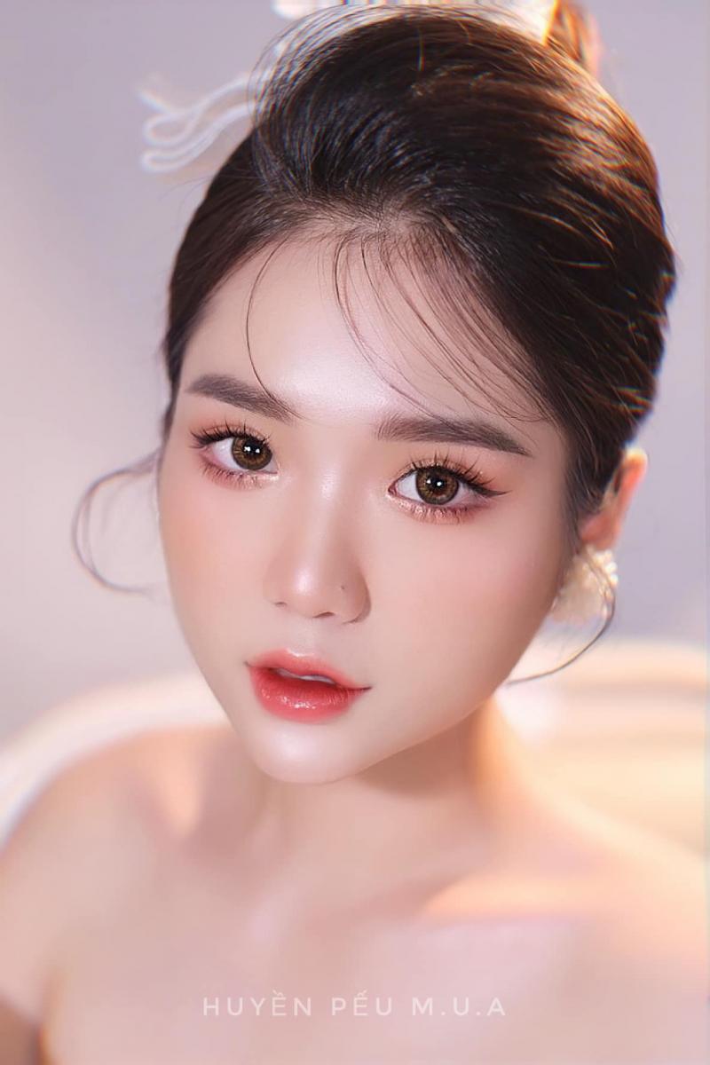 Huyền Pếu makeup