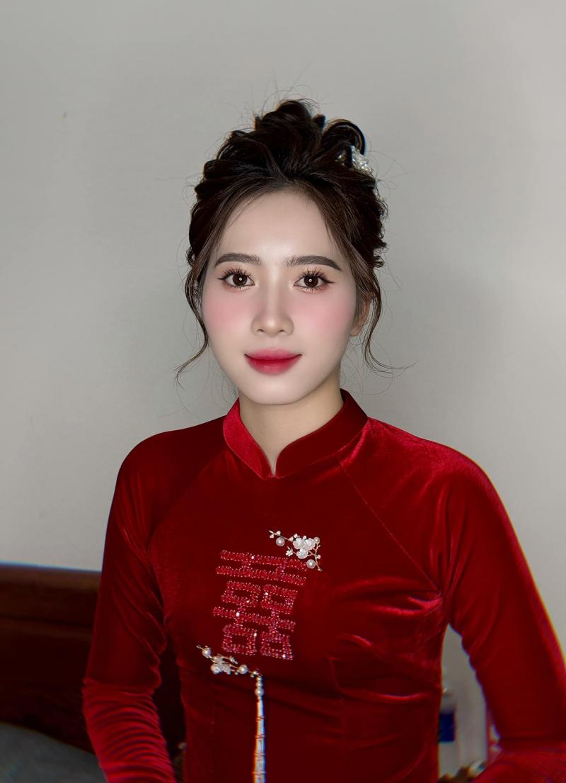 Huyền Pếu makeup