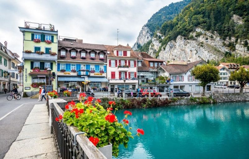 Top 20 địa điểm du lịch đẹp và nổi tiếng nhất Thụy Sĩ 