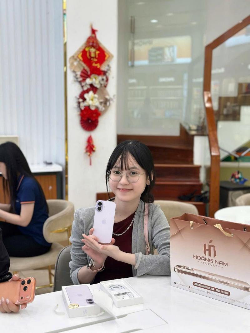 iPhone Hoàng Nam