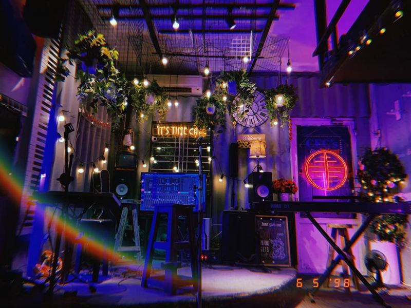 Quán Cafe Acoustic lãng mạn tại TP.HCM - It's Time cafe