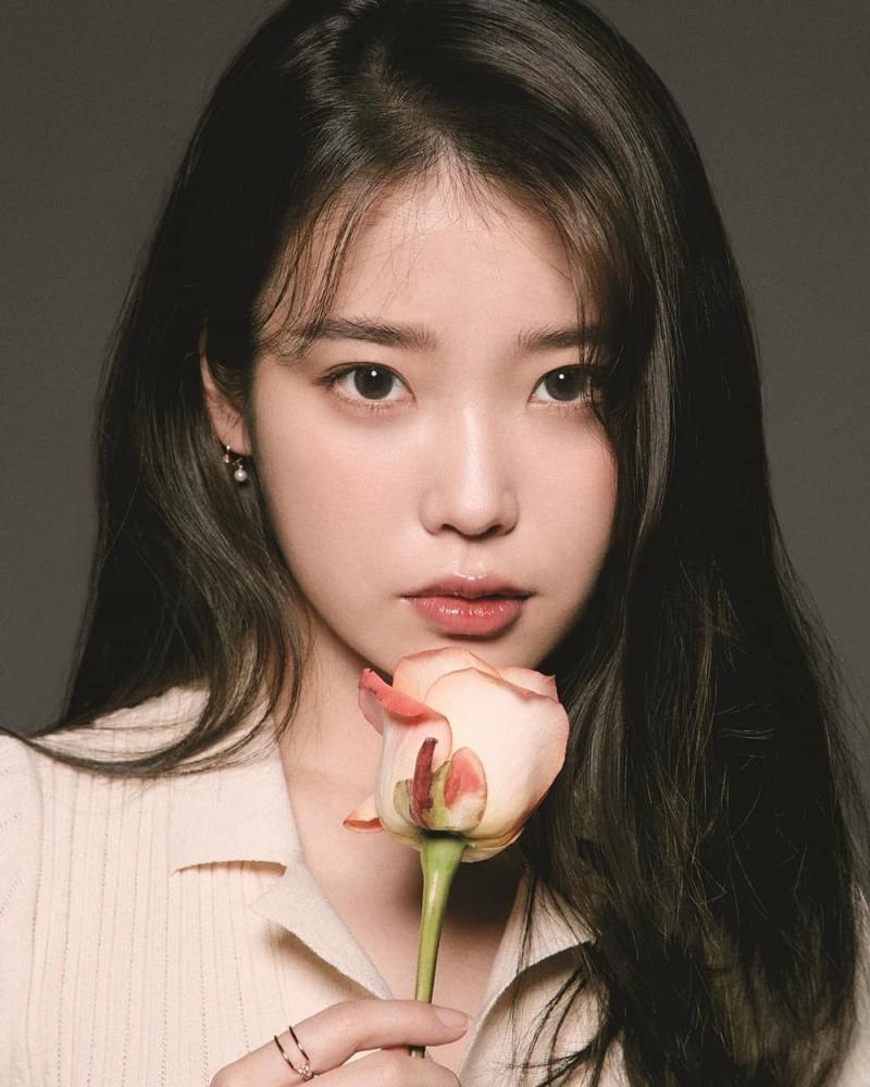 IU