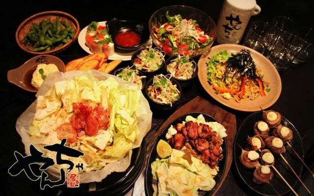 Bàn ăn tại nhà hàng Yancha Yaki Kim Mã