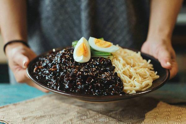 Jajangmyeon - Mì Tương Đen