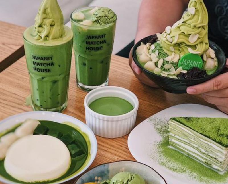 Bánh matcha tại Japanit