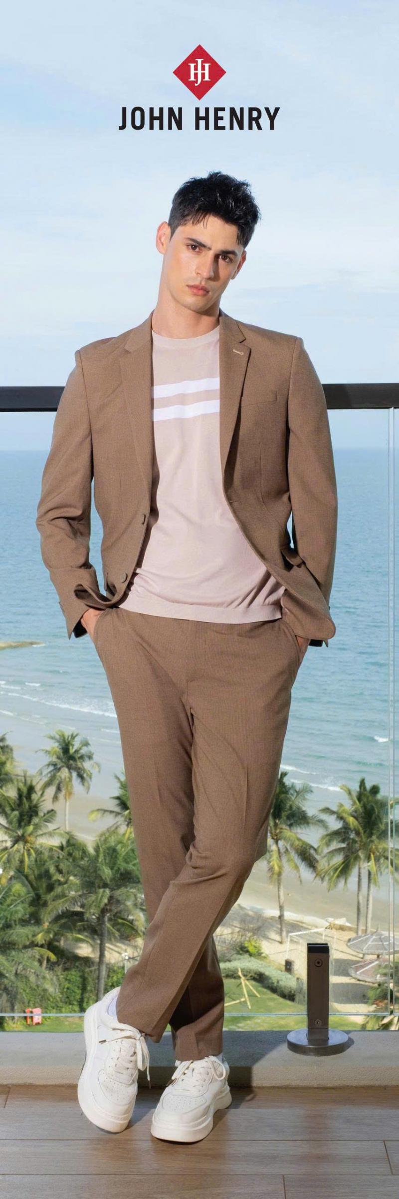 JOHN HENRY LÊ DUẨN LONG THÀNH