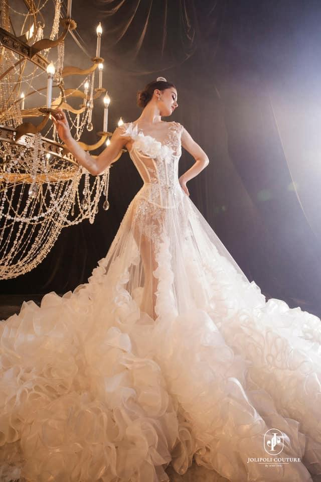 Joli Poli ra mắt BST váy cưới bồng bềnh như mây tại ELLE Wedding Art  Gallery 2020 | ELLE