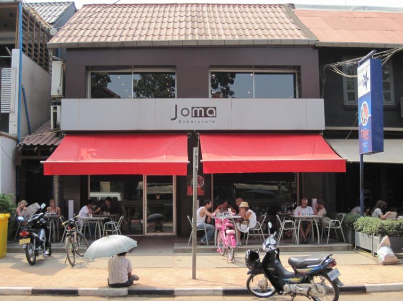 Joma Bakery Cafe là một tiệm bánh được decor theo truyện 