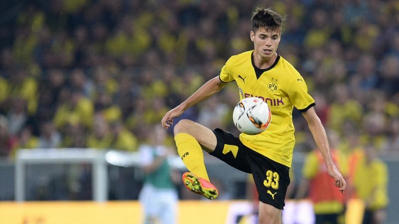 Julian Weigl đang làm người ta dần quên đi Ilkay Gundogan