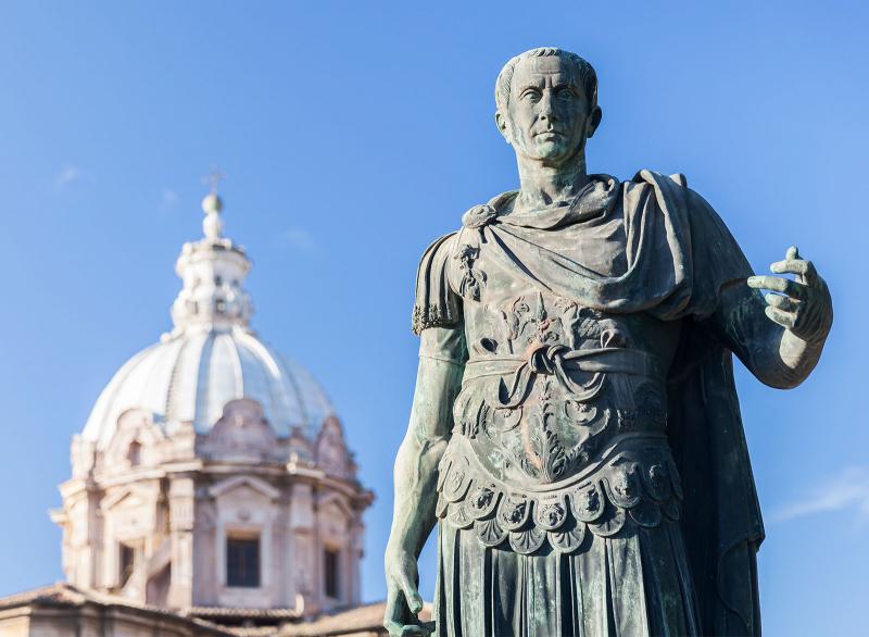 Julius Caesar (100 - 44 TCN)