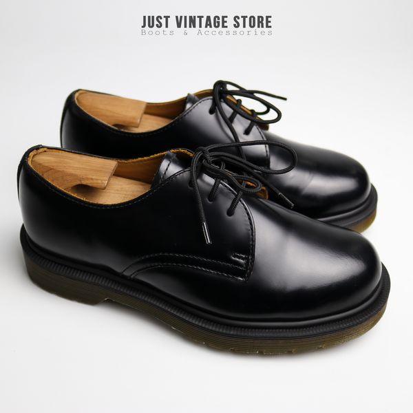 Giày Dr. Martens ở JUST VINTAGE