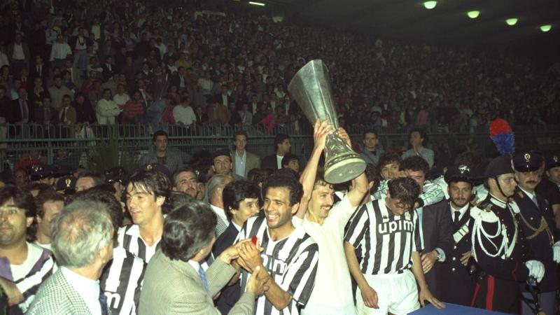 Juventus vô địch giải đấu năm 1990