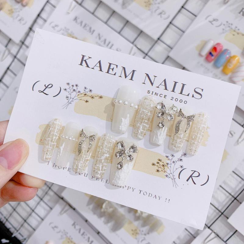 Kaem Nails