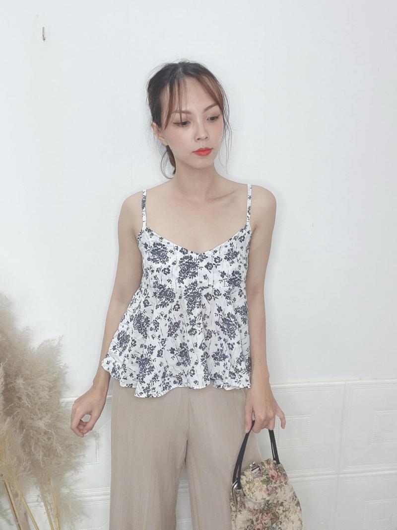 Những ai đã từng ghé shop đều đưa ra một nhận định chung đó là các set đồ của Kami có giá rất rẻ, lại thường xuyên có những đợt sale mạnh khiến nhiều khách hàng bị thu hút