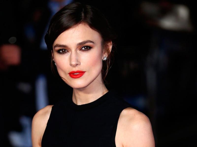 Keira Knightley xinh đẹp với son môi đỏ