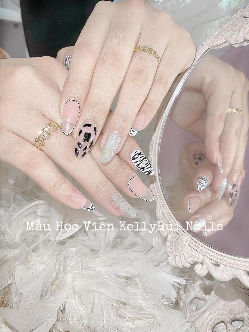 KellyBui Nails & Makeup