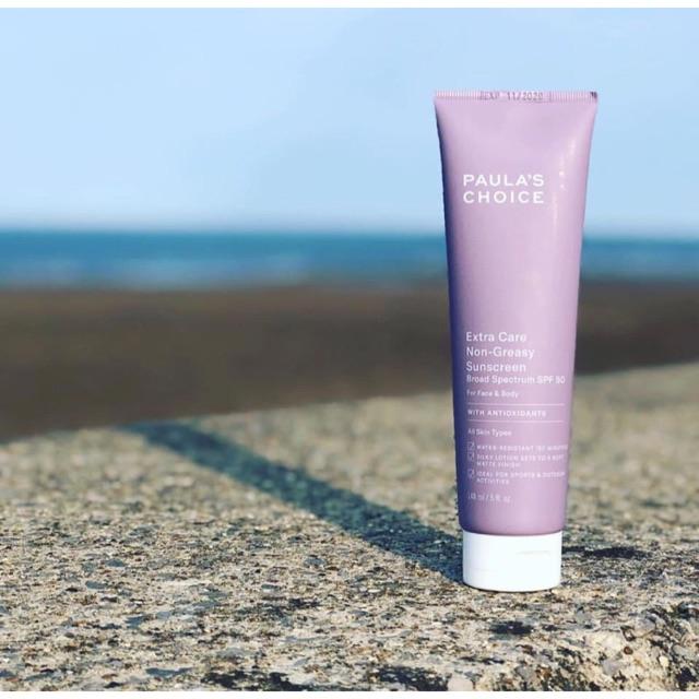 Extra Care Non – Greasy Sunscreen SPF50 có dạng cream nên khi apply trên da mang lại sự thoải mái cho bạn, đồng thời thẩm thấu sâu bên trong da và không gây kích ứng hay mẩn đỏ.