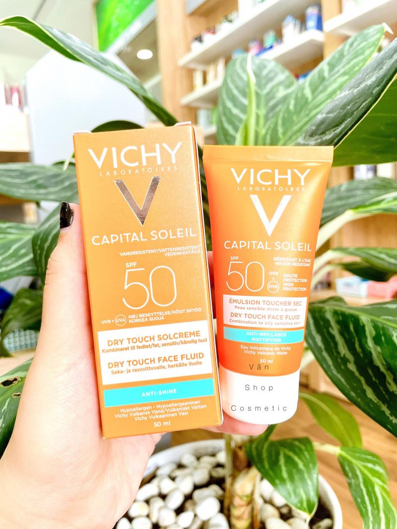 Kem chống nắng không gây nhờn rít không màu SPF50 Vichy Capital Soleil