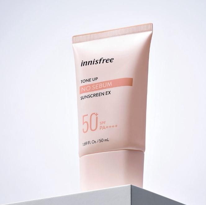 Kem chống nắng nâng tông kiềm dầu Innisfree Tone Up No Sebum Sunscreen EX SPF 50+ PA++++