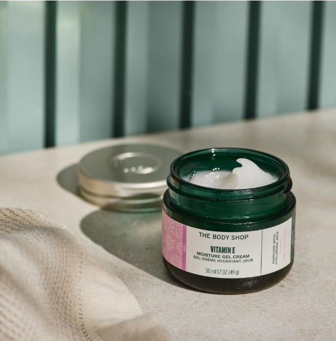 Kem dưỡng ẩm The Body Shop vitamin E Moisture Cream