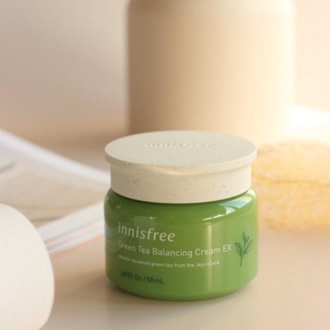 Kem dưỡng cân bằng ẩm trà xanh innisfree Green Tea Balancing Cream EX